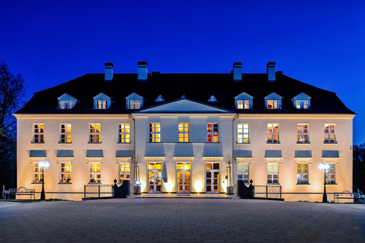 Schloss Rattey Schonbeck  Exterior photo